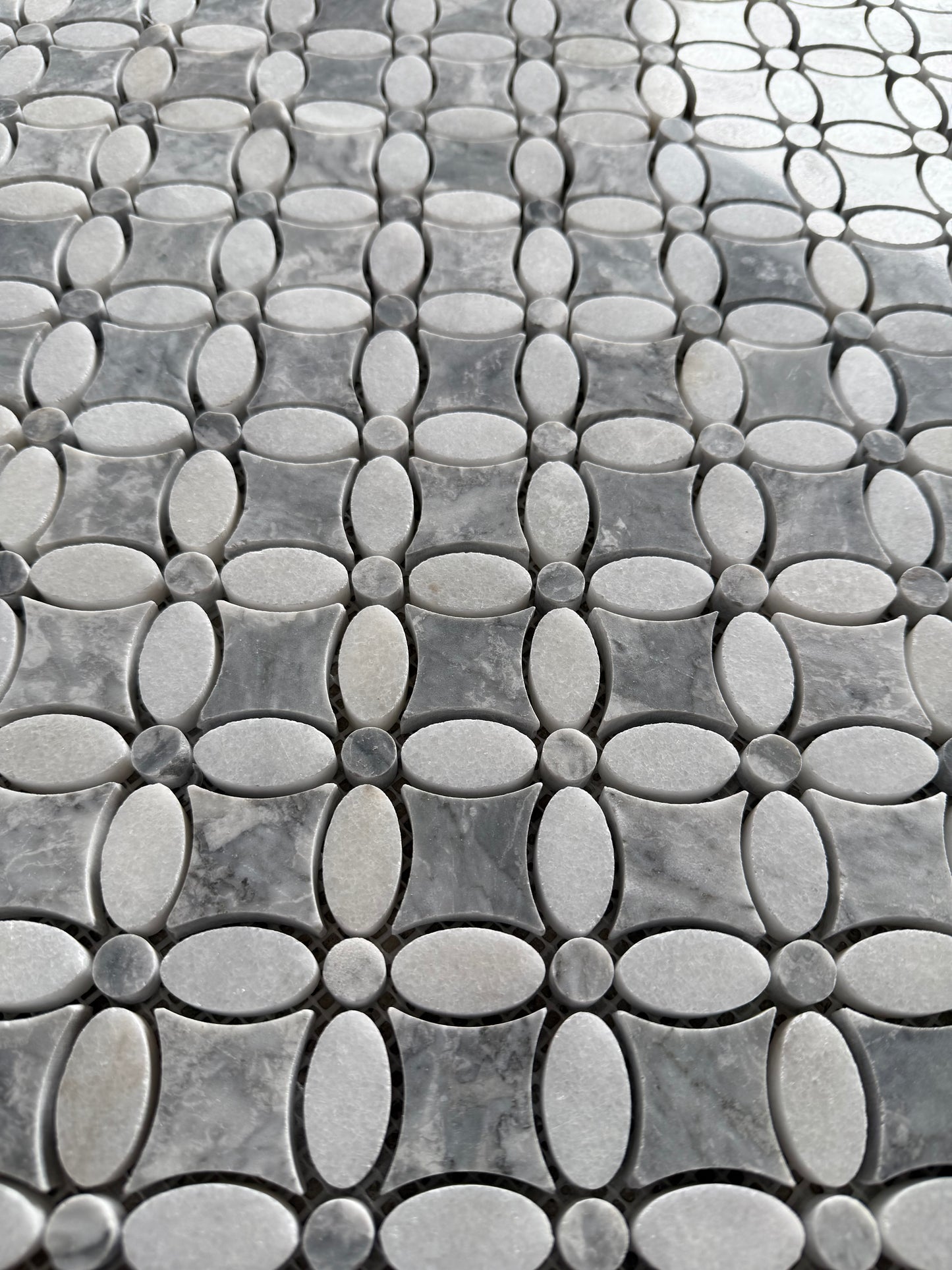 Carrara White – Platinum Grey Polished Marble Flower Mosaic Tiles